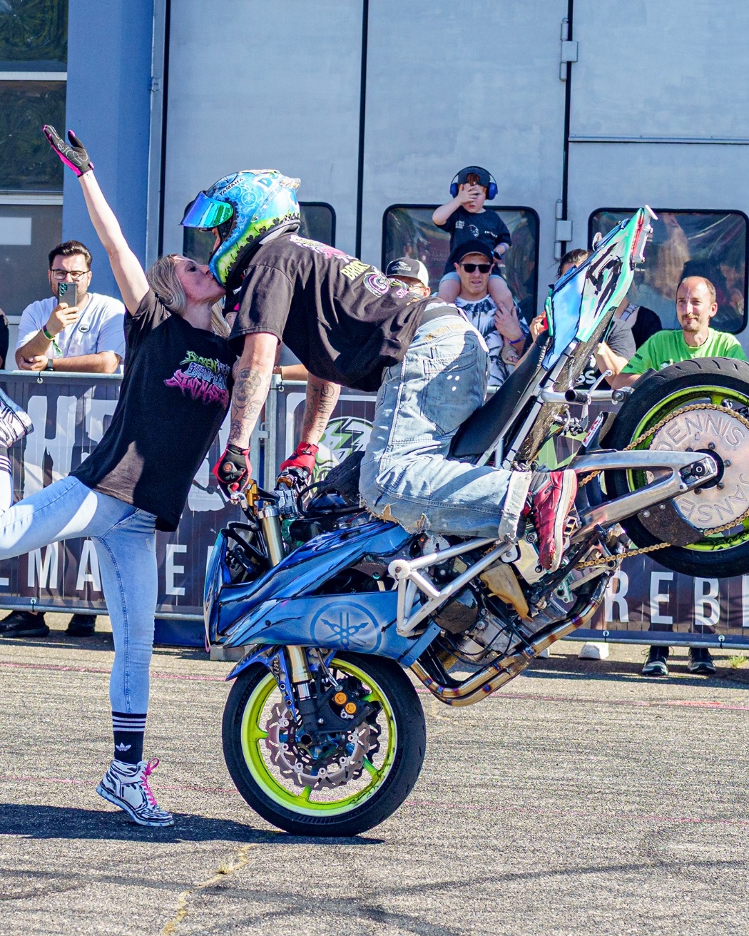 Stunt Team X bei einer Show vor Publikum